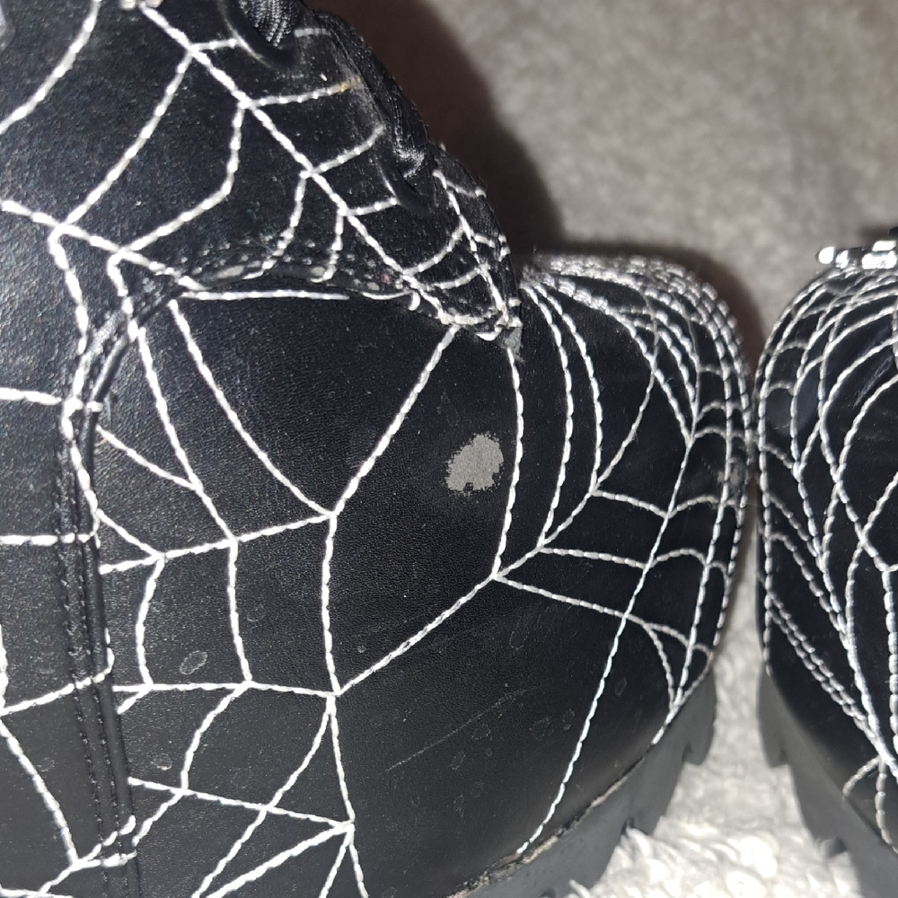 Elegant Black Spider Web Lace-Up Boots - Picture 6 of 6